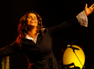 Eliana Ribeiro será destaque na Vigília Jovem da Festa da Penha 2026 / Foto: Divulgação